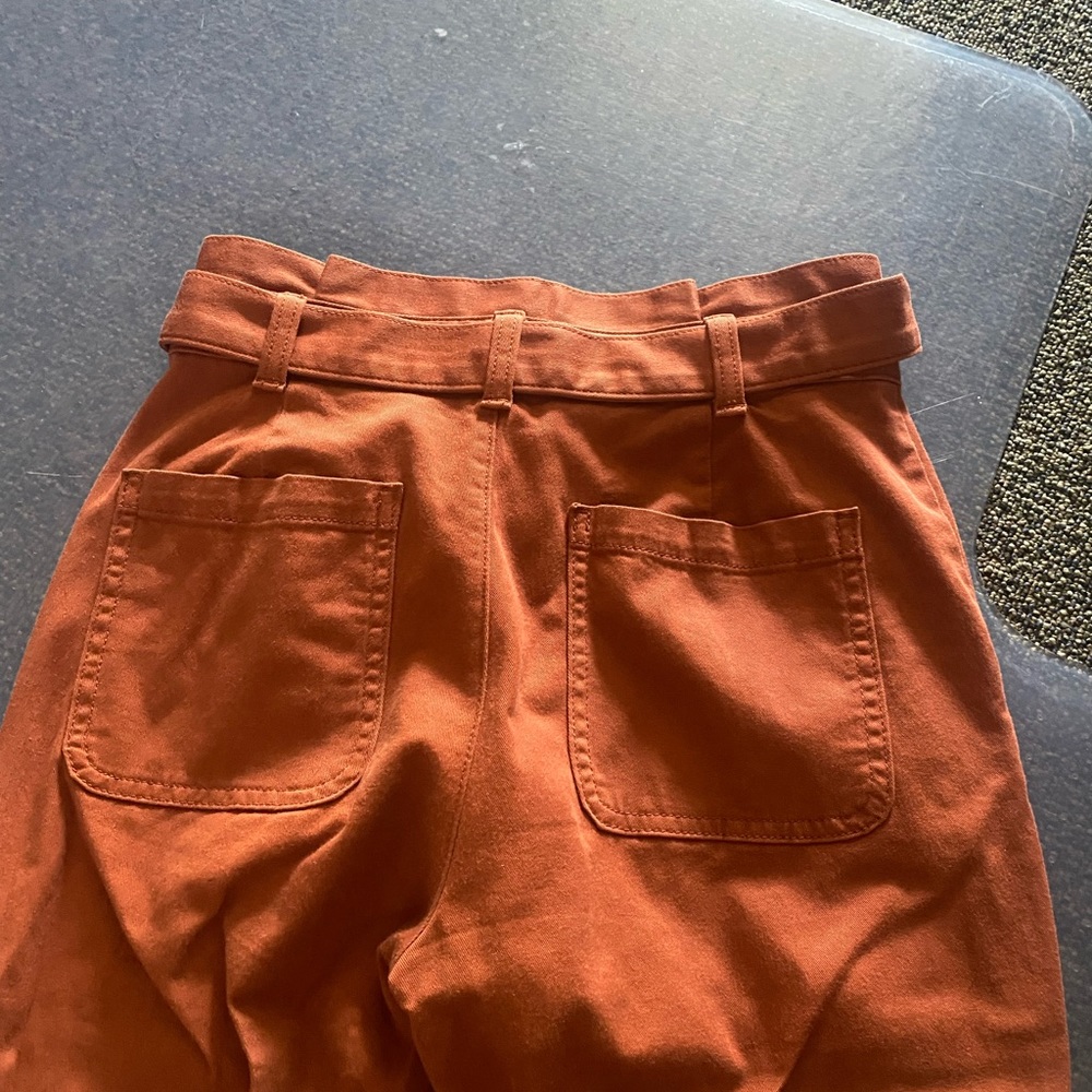 Banana Republic Barrel Pant - hardly worn